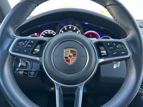 Used 2022 Porsche Cayenne image 22