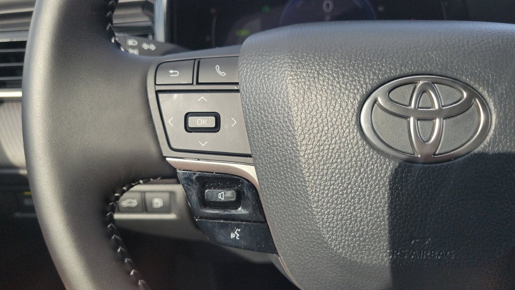 Used 2026 Toyota Camry SE FWD image 19