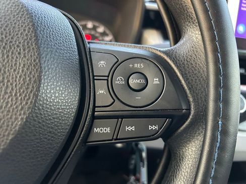 Certified 2025 Toyota Corolla LE image 18