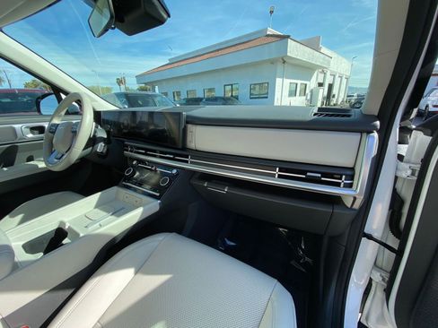 Used 2025 Hyundai Santa Fe SEL image 38