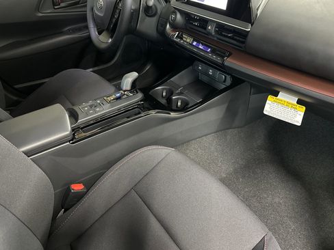 New 2026 Toyota Prius SE image 15
