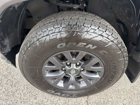 Used 2022 Toyota Tacoma SR5 w/ Technology Package RWD image 13