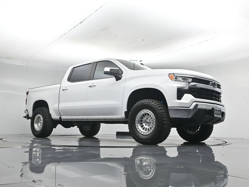 Used 2023 Chevrolet Silverado 1500 LT RWD image 3