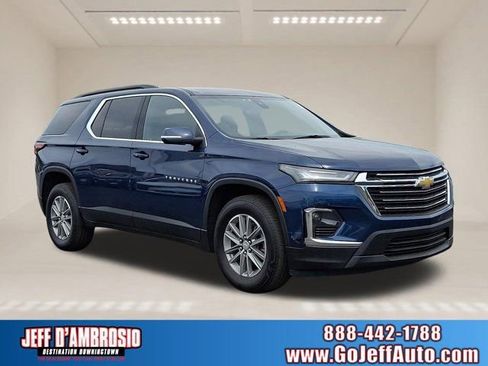 Used 2023 Chevrolet Traverse LT AWD/4WD image 1