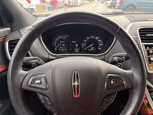 Used 2018 Lincoln MKX Select w/ Select Plus Package AWD/4WD image 25