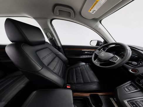 Used 2020 Honda CR-V Touring image 9