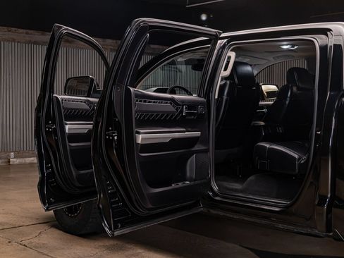 Used 2017 Toyota Tundra Platinum AWD/4WD image 27