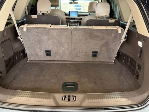 Used 2023 Lincoln Aviator Reserve w/ Equipment Group 201A image 38