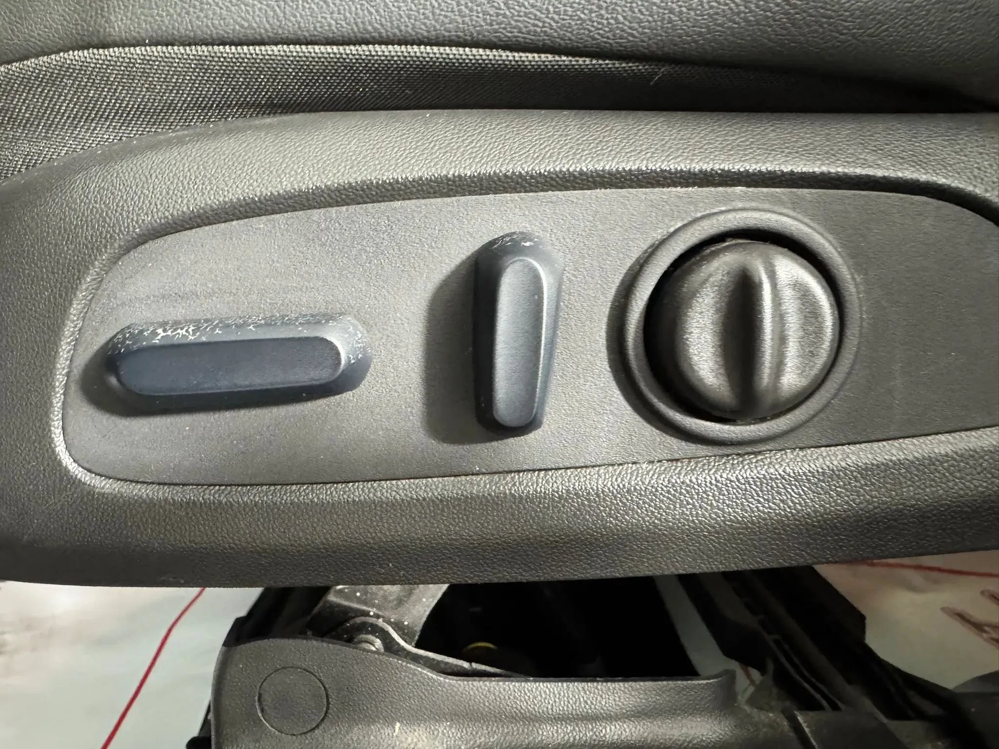 Used 2023 Buick Encore GX Preferred w/ Cold Weather Comfort Package FWD image 32