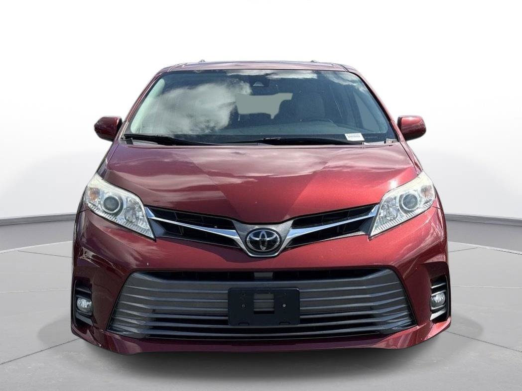 Used 2020 Toyota Sienna XLE FWD image 3