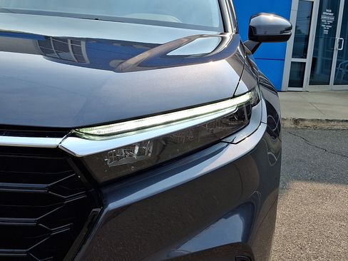 Used 2024 Honda CR-V EX image 9