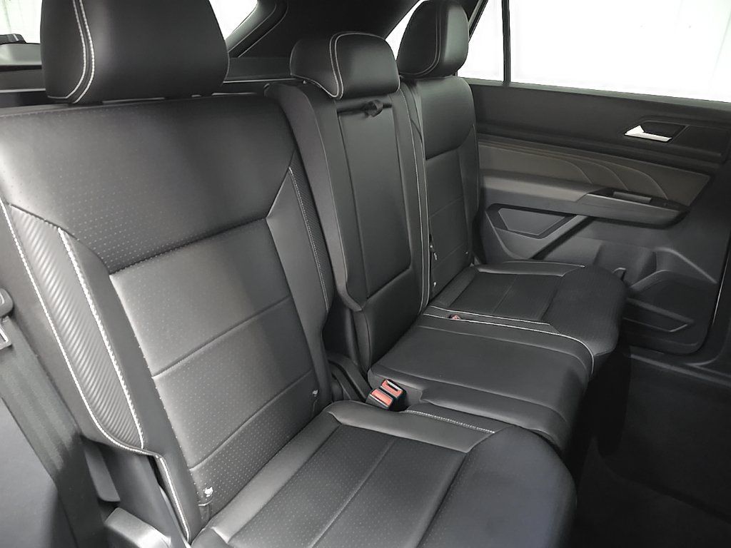 Used 2023 Volkswagen Atlas Cross Sport SE AWD/4WD image 17