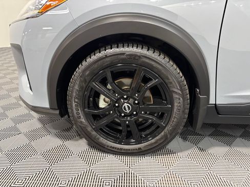 Used 2022 Nissan Kicks SR w/ Premium Package FWD image 9