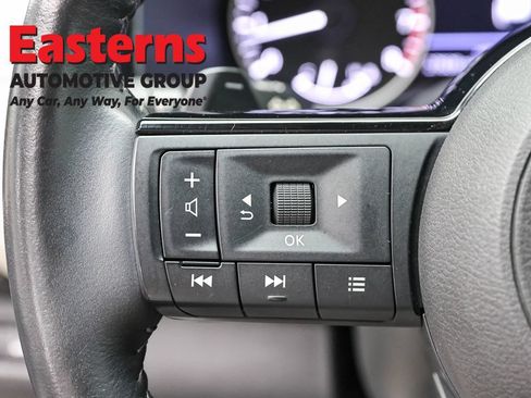 Used 2022 Nissan Pathfinder SL AWD/4WD image 15