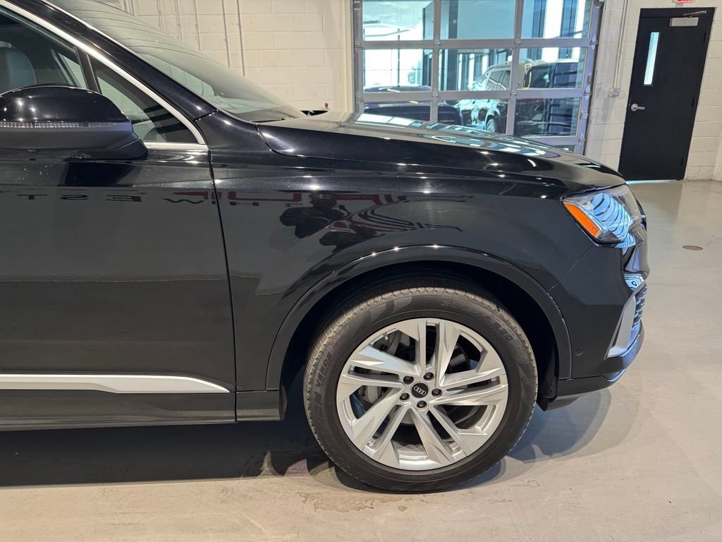 Used 2023 Audi Q7 2.0T Premium w/ Convenience Package AWD/4WD image 9