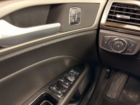 Used 2013 Ford Fusion SE FWD image 11