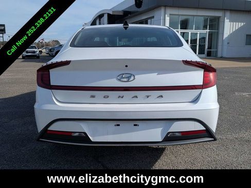 Used 2023 Hyundai Sonata SE w/ Cargo Package image 5