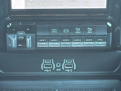 New 2026 RAM 5500 4x4 Crew Cab w/ Laramie Trim Package image 27