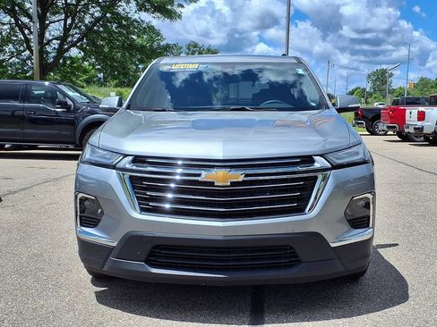 Used 2023 Chevrolet Traverse LT AWD/4WD image 2