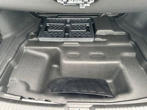 Used 2025 Mercedes-Benz C 300 4MATIC Sedan image 24