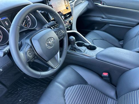 Used 2022 Toyota Camry SE w/ Convenience Package image 10