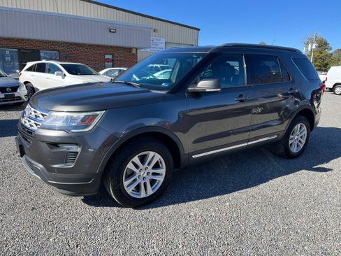 Used 2019 Ford Explorer XLT w/ Equipment Group 202A image 2