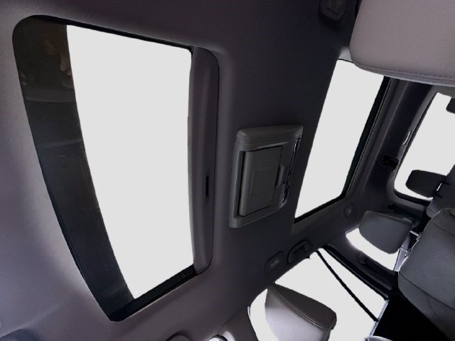 Used 2017 Honda Pilot Elite image 42