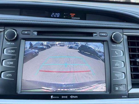 Used 2019 Toyota Highlander XLE AWD/4WD image 40
