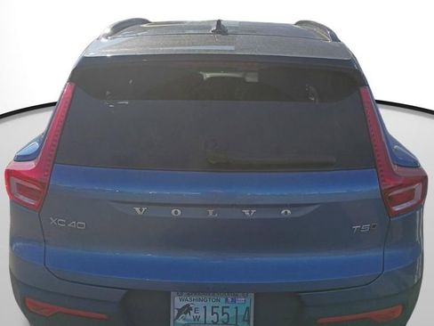 Used 2021 Volvo XC40 T5 R-Design w/ Advanced Package image 20