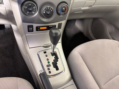 Used 2011 Toyota Corolla LE FWD image 16