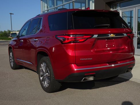 Used 2023 Chevrolet Traverse Premier w/ LPO, Floor Liner Package FWD image 3