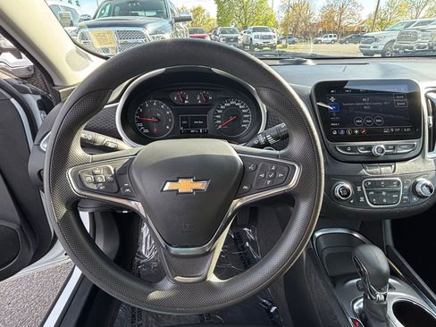 Used 2024 Chevrolet Malibu LT FWD image 14