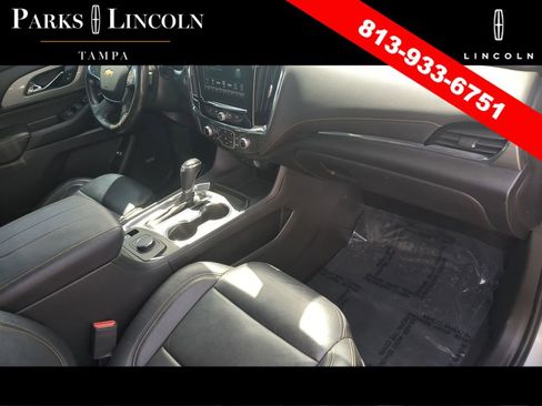 Used 2018 Chevrolet Traverse LT FWD image 11