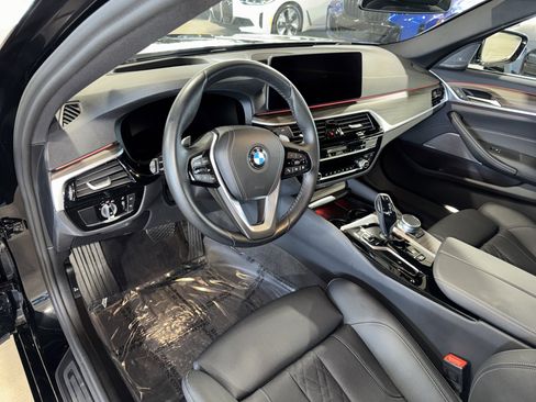 Used 2023 BMW 540i w/ Premium Package image 19