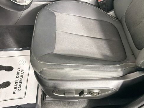 Used 2023 Jeep Grand Cherokee Laredo AWD/4WD image 18