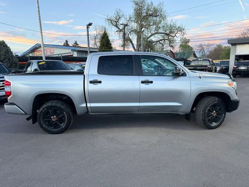 Used 2017 Toyota Tundra SR5 w/ SR5 Upgrade Package AWD/4WD image 10