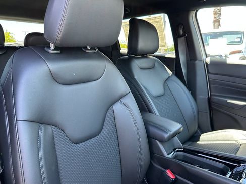 New 2026 Jeep Compass Latitude AWD/4WD image 18
