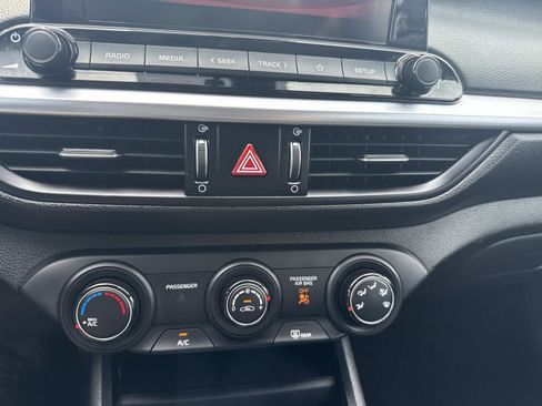 Used 2023 Kia Forte LXS w/ LXS Technology Package FWD image 21