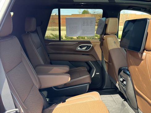 Used 2023 Chevrolet Tahoe High Country w/ Advanced Technology Package image 18