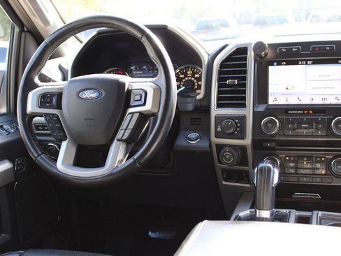Used 2018 Ford F150 Lariat image 13