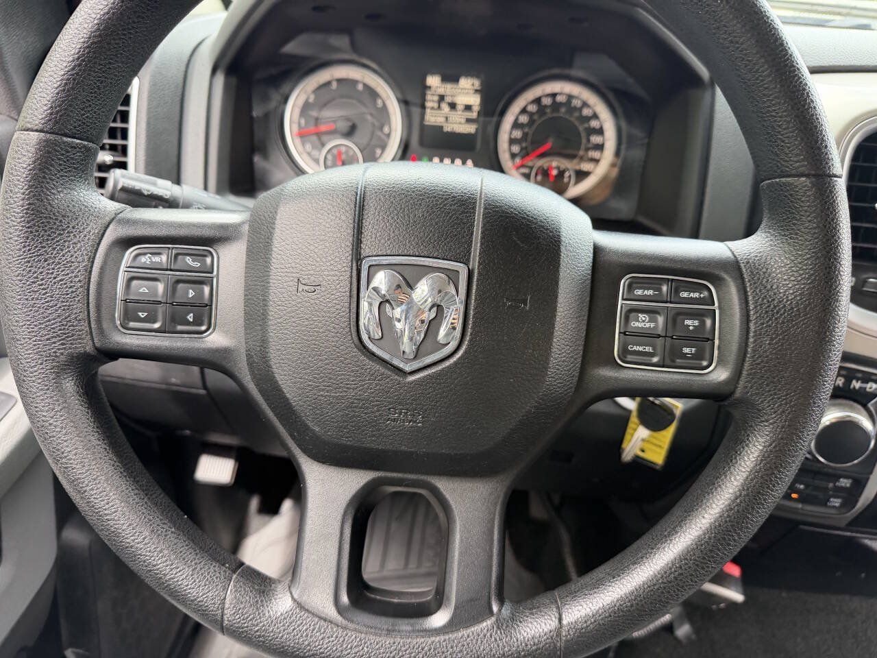 Used 2016 RAM 1500 Classic SLT AWD/4WD image 17