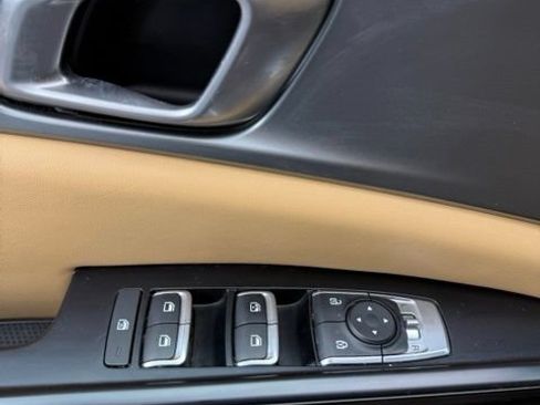 Used 2023 Kia Carnival LX FWD image 43