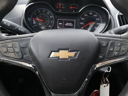 Used 2017 Chevrolet Cruze LT image 19