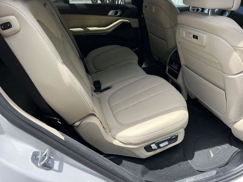 Used 2021 BMW X7 xDrive40i w/ Premium Package AWD/4WD image 13