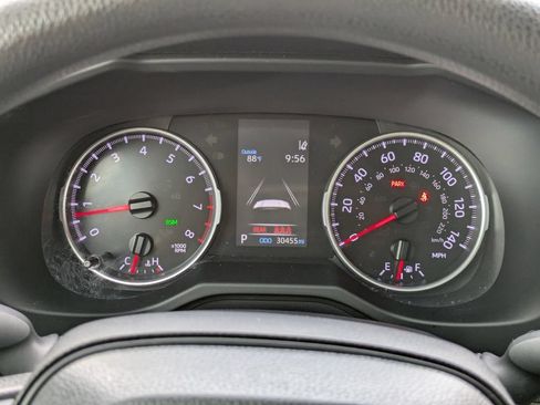 Used 2022 Toyota RAV4 XLE w/ Convenience Package FWD image 27