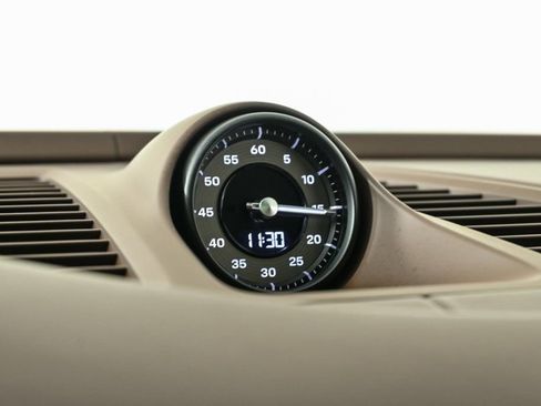 New 2025 Porsche Macan Turbo Electric image 17