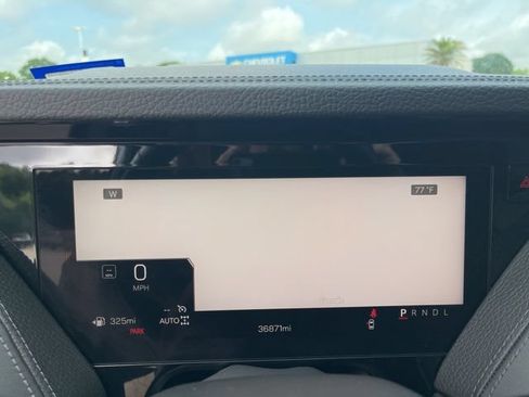 Used 2025 GMC Yukon Denali AWD/4WD image 24