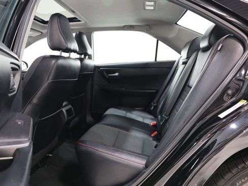 Used 2016 Toyota Camry SE w/ Moonroof Package FWD image 28