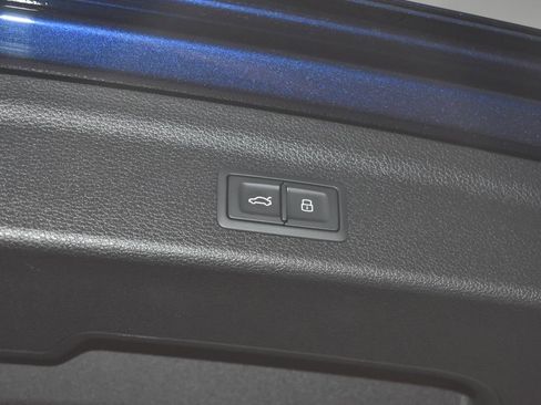 Certified 2025 Audi Q3 2.0T Premium w/ Convenience Package image 34