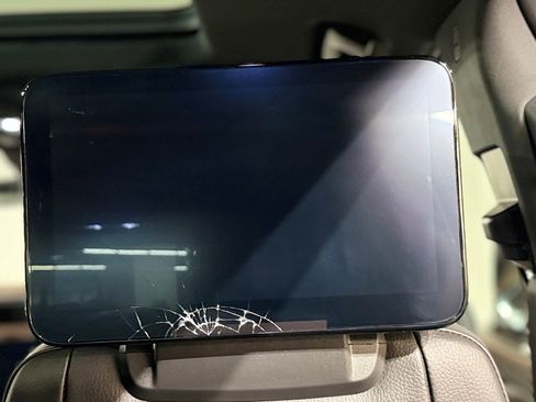 Used 2022 GMC Yukon Denali w/ Denali Ultimate Package image 82